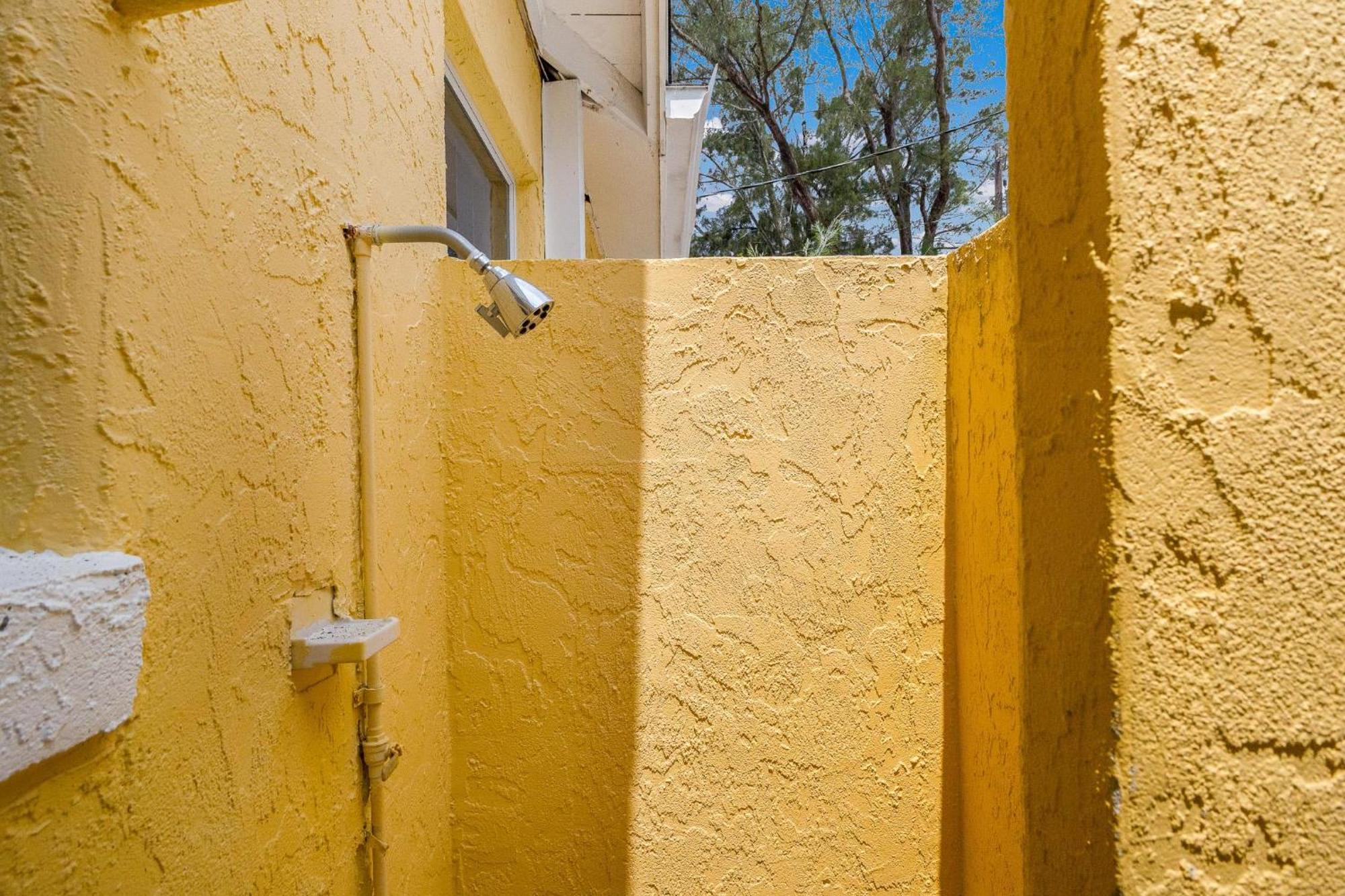 Whispering Waves East Villa Holmes Beach Exterior photo